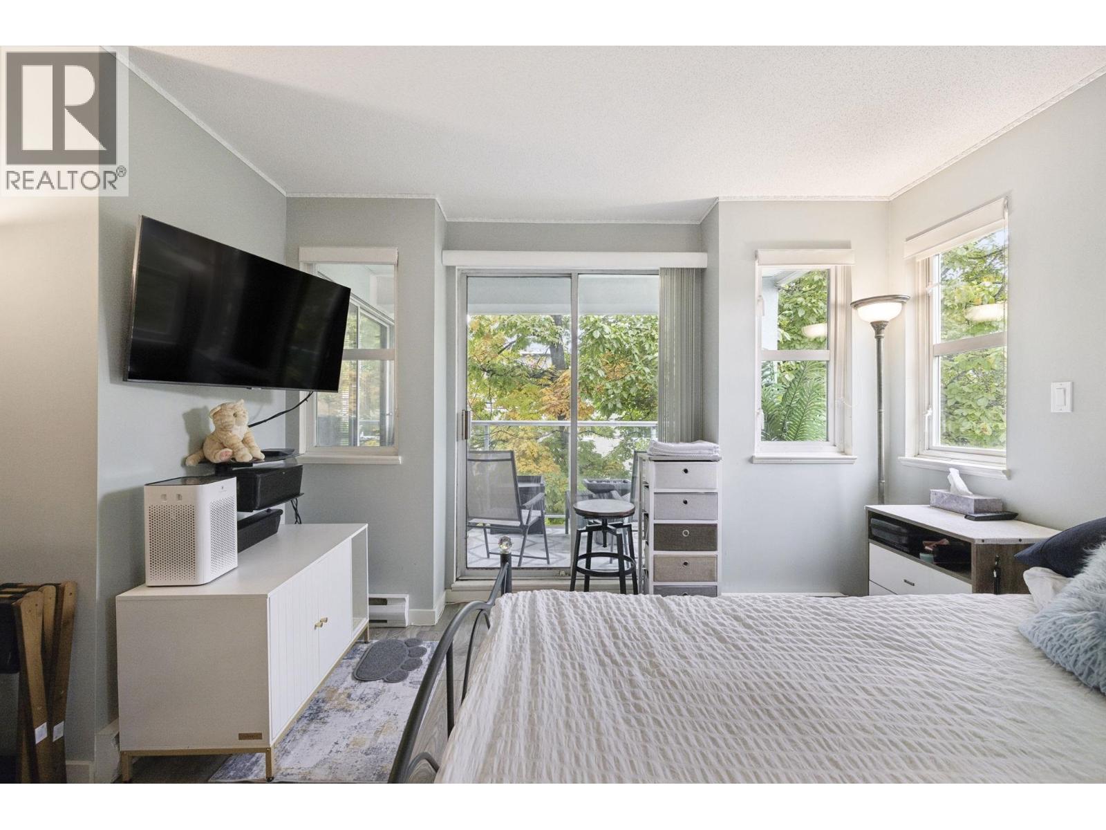 308 8728 SW MARINE DRIVE
