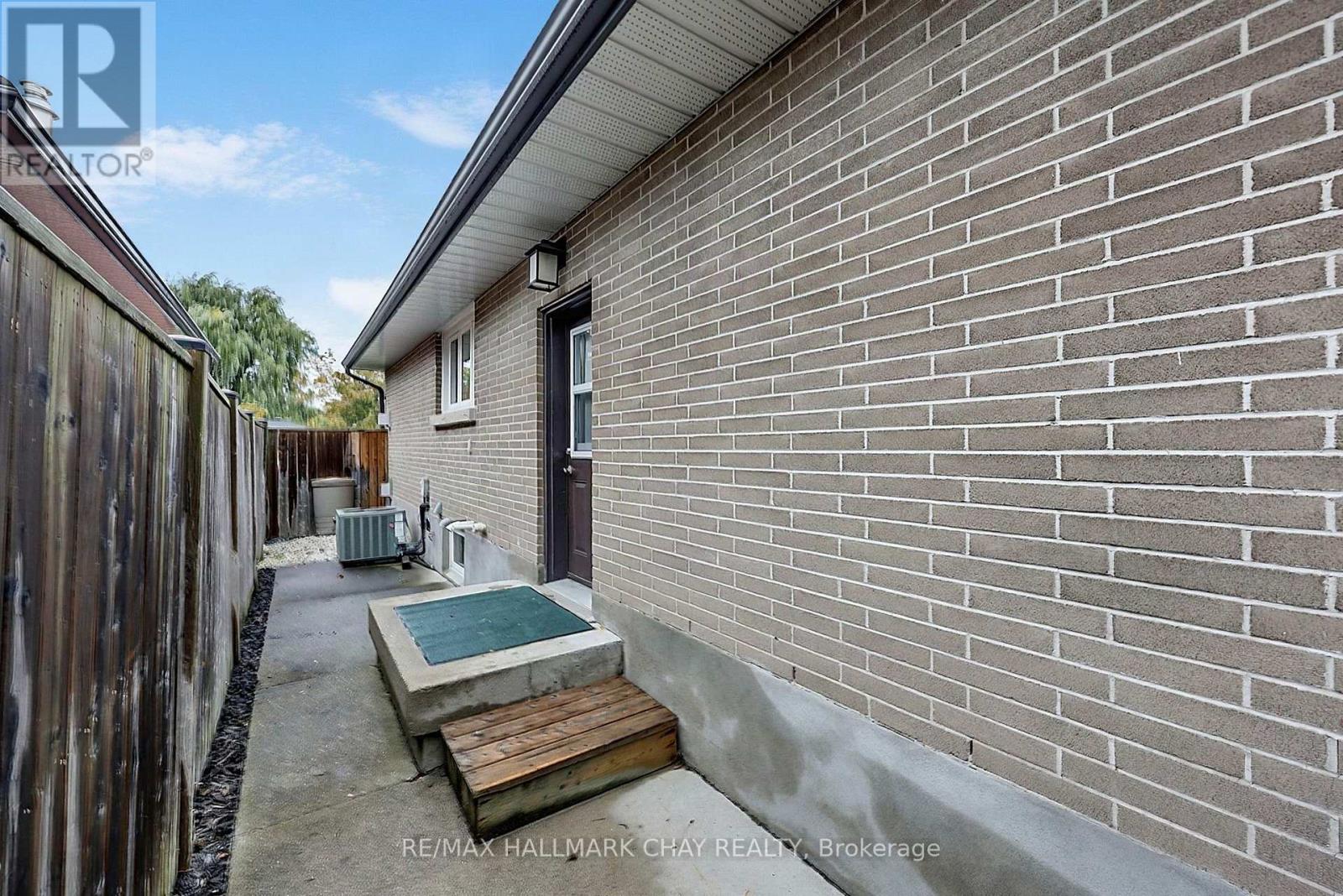 23 Marion Crescent, Barrie, Ontario  L4M 2L4 - Photo 24 - S13864862