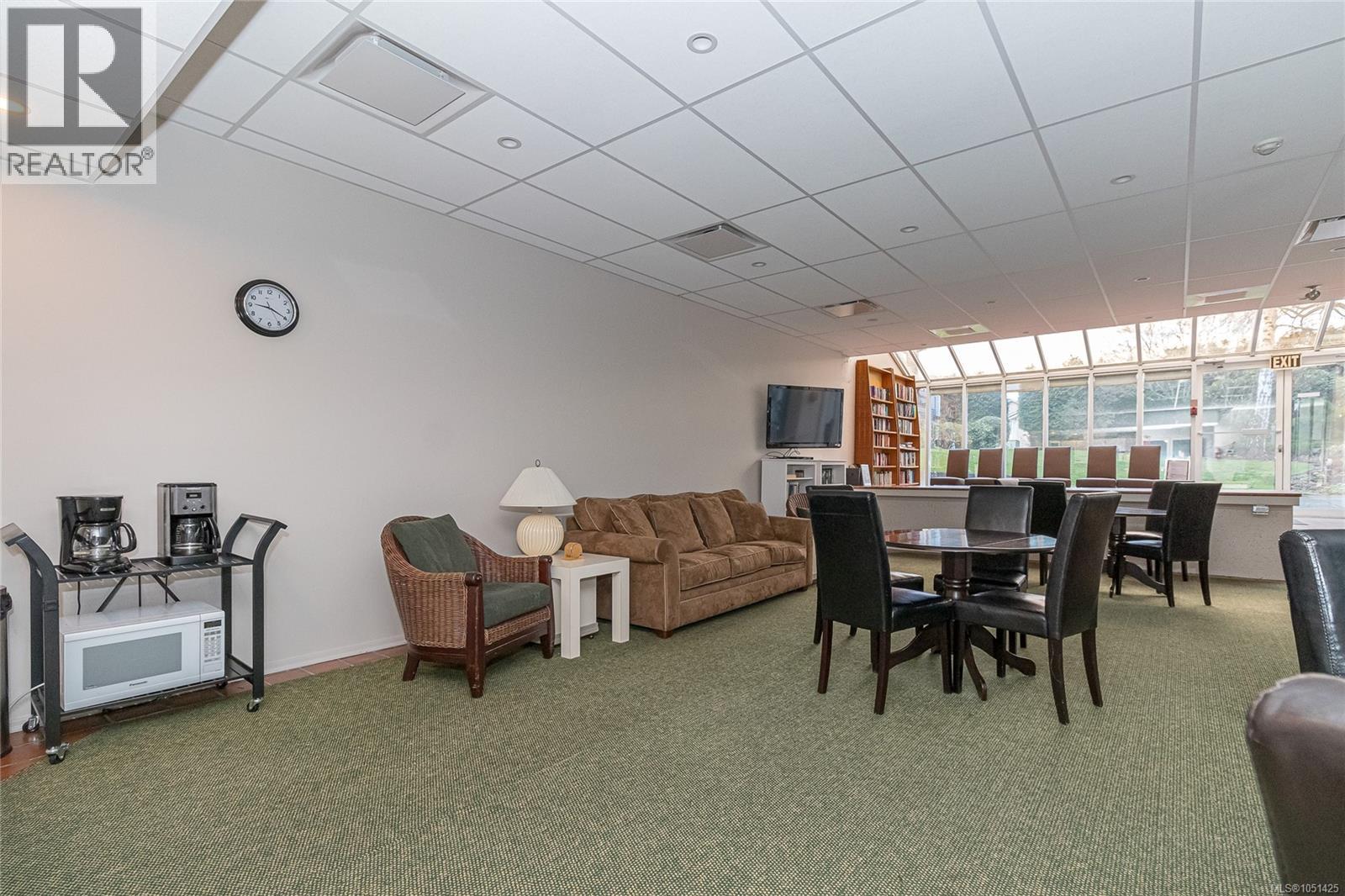 105 10461 Resthaven Dr
