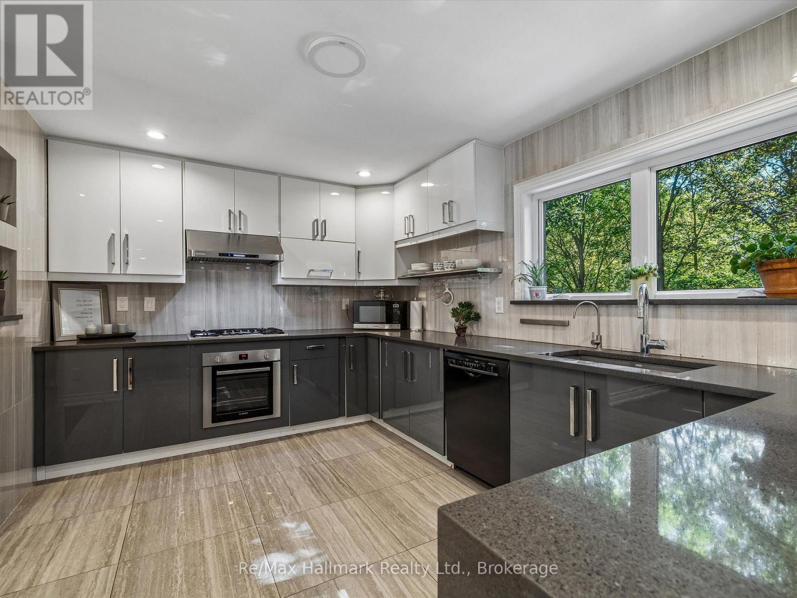 2194 Constance Drive, Oakville, Ontario  L6J 5L4 - Photo 16 - W13862508