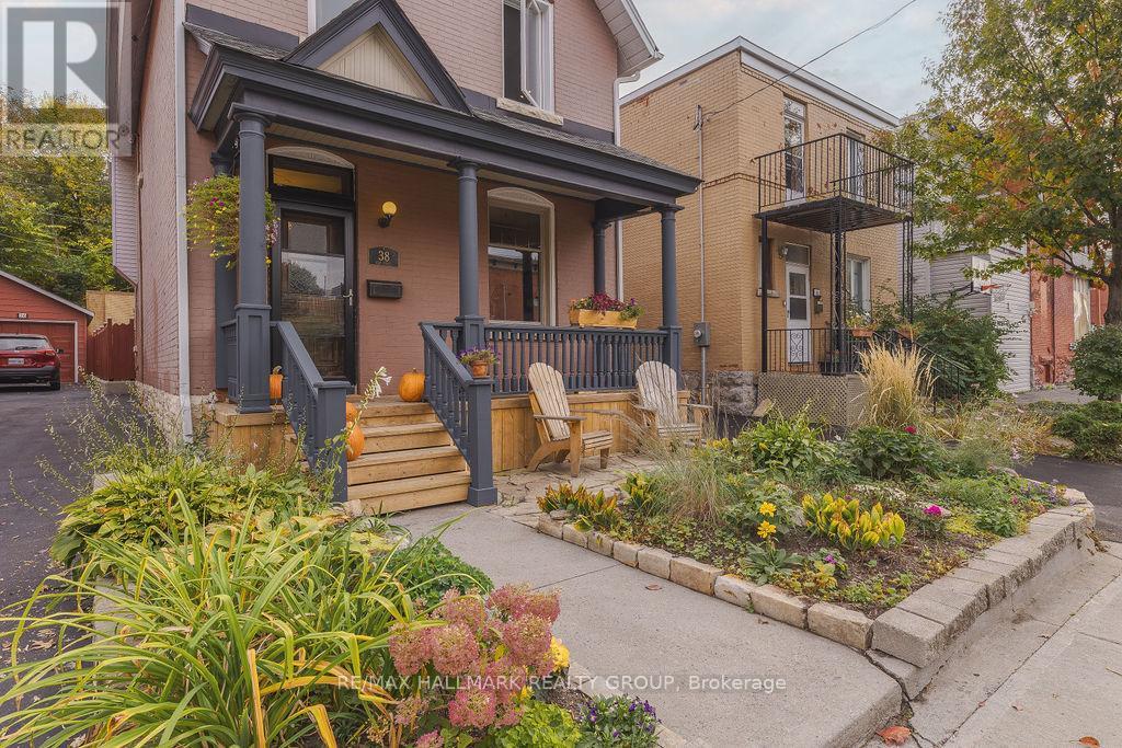 38 Elm Street, Ottawa, Ontario K1R 6N1 - Photo 2 - X13864924