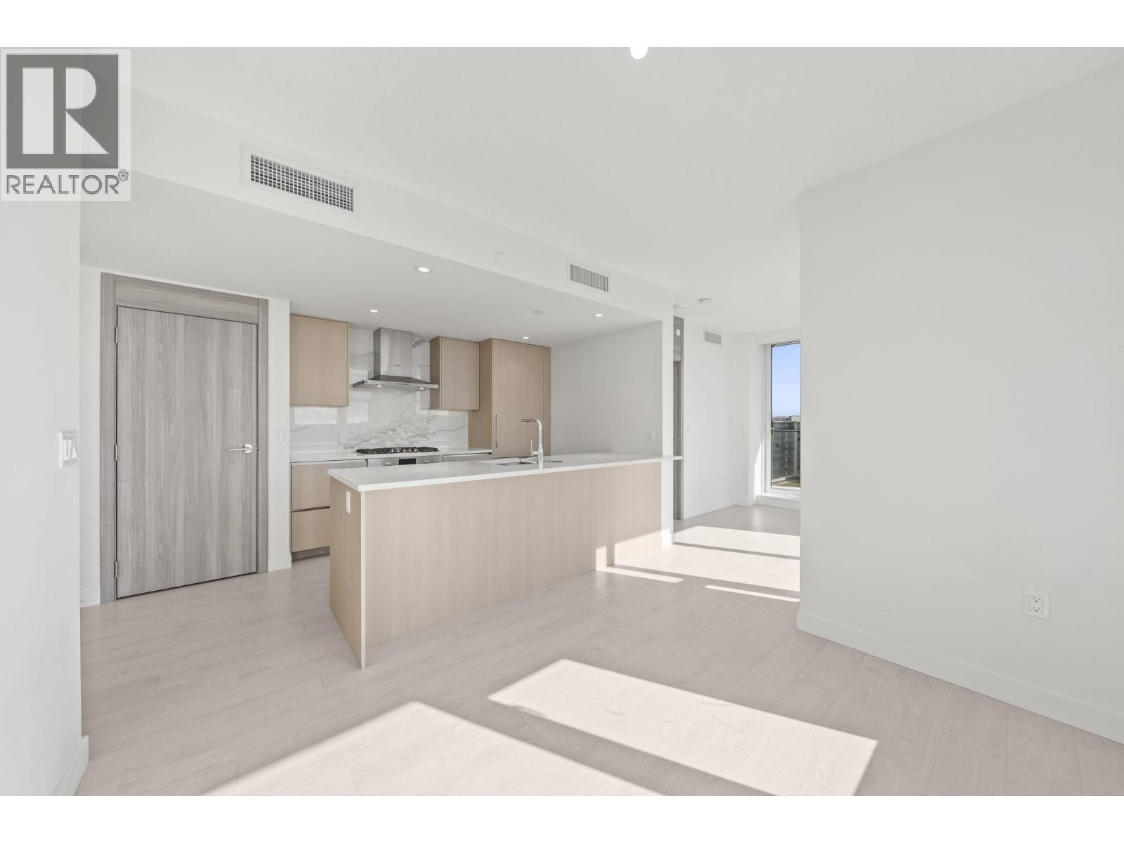 1401 8611 HAZELBRIDGE WAY