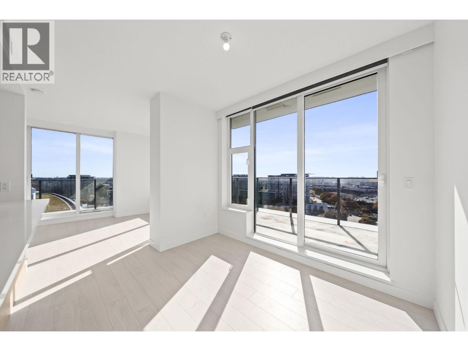 1401 8611 HAZELBRIDGE WAY