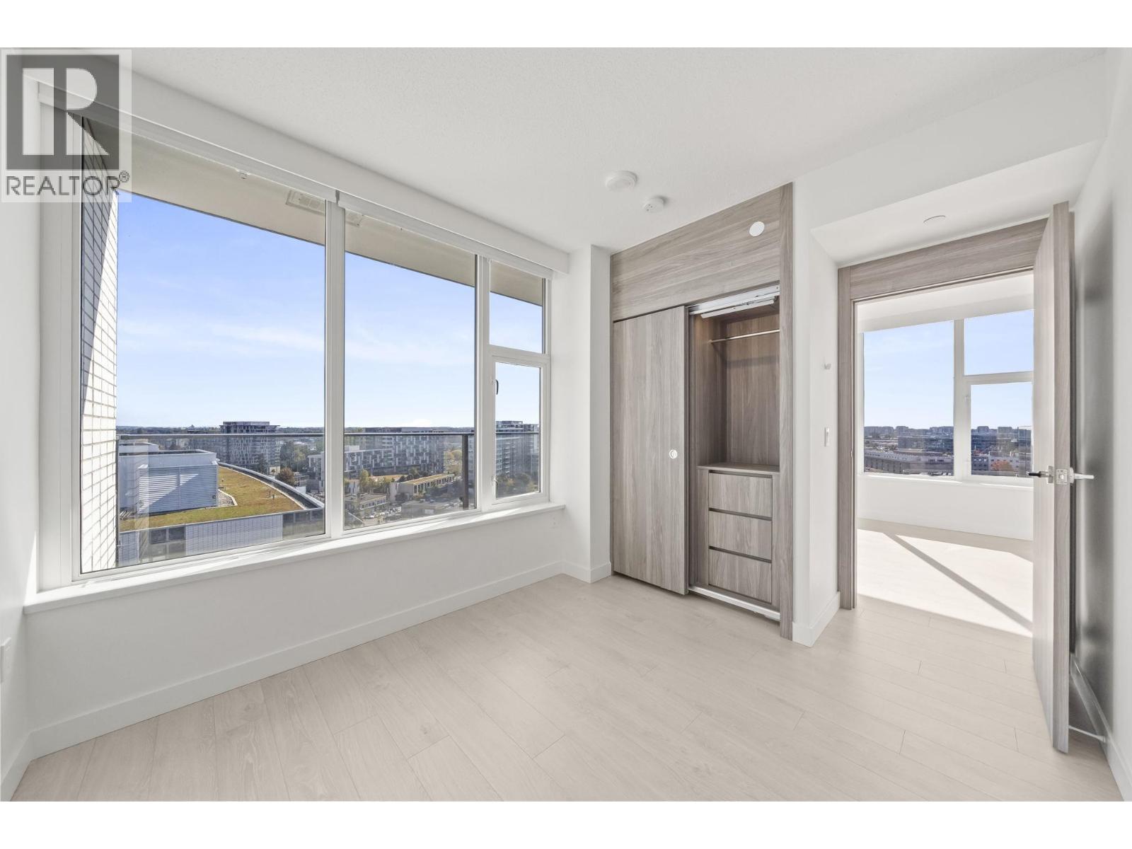 1401 8611 HAZELBRIDGE WAY
