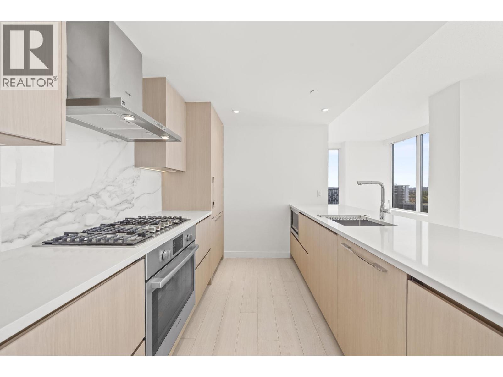 1401 8611 HAZELBRIDGE WAY