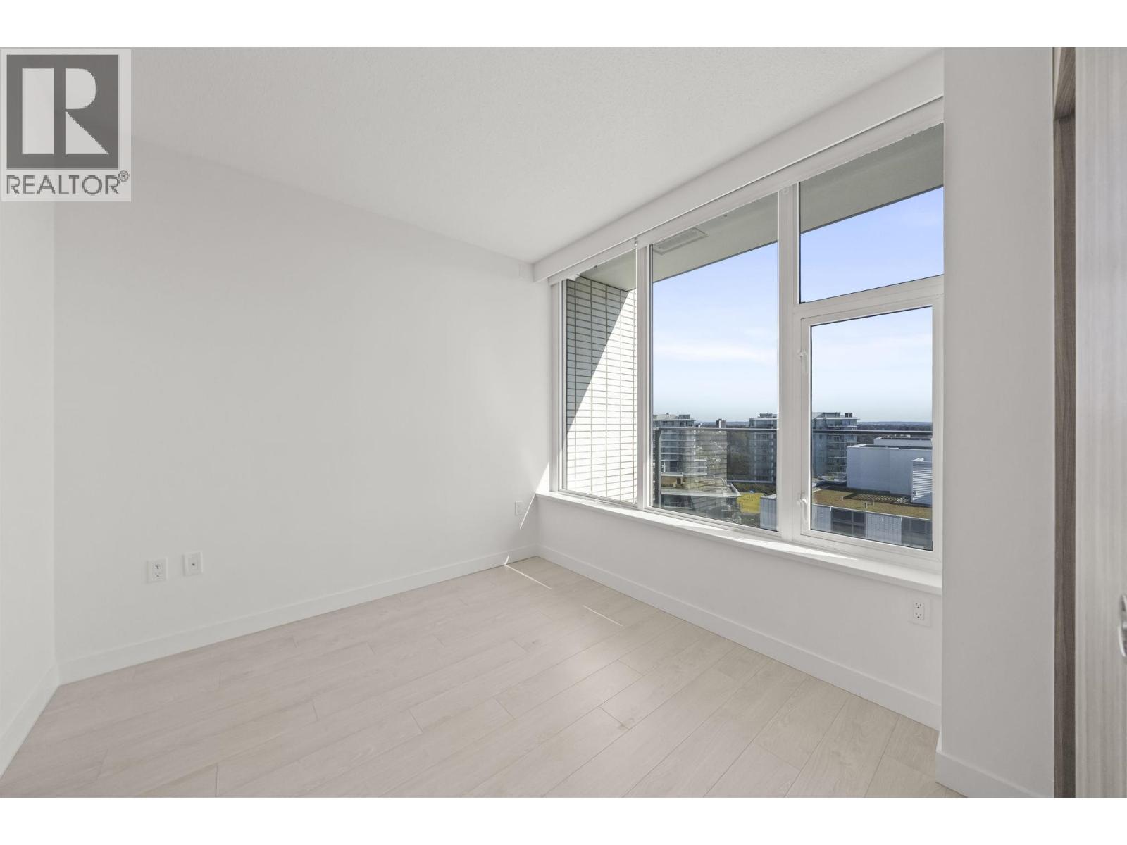 1401 8611 HAZELBRIDGE WAY