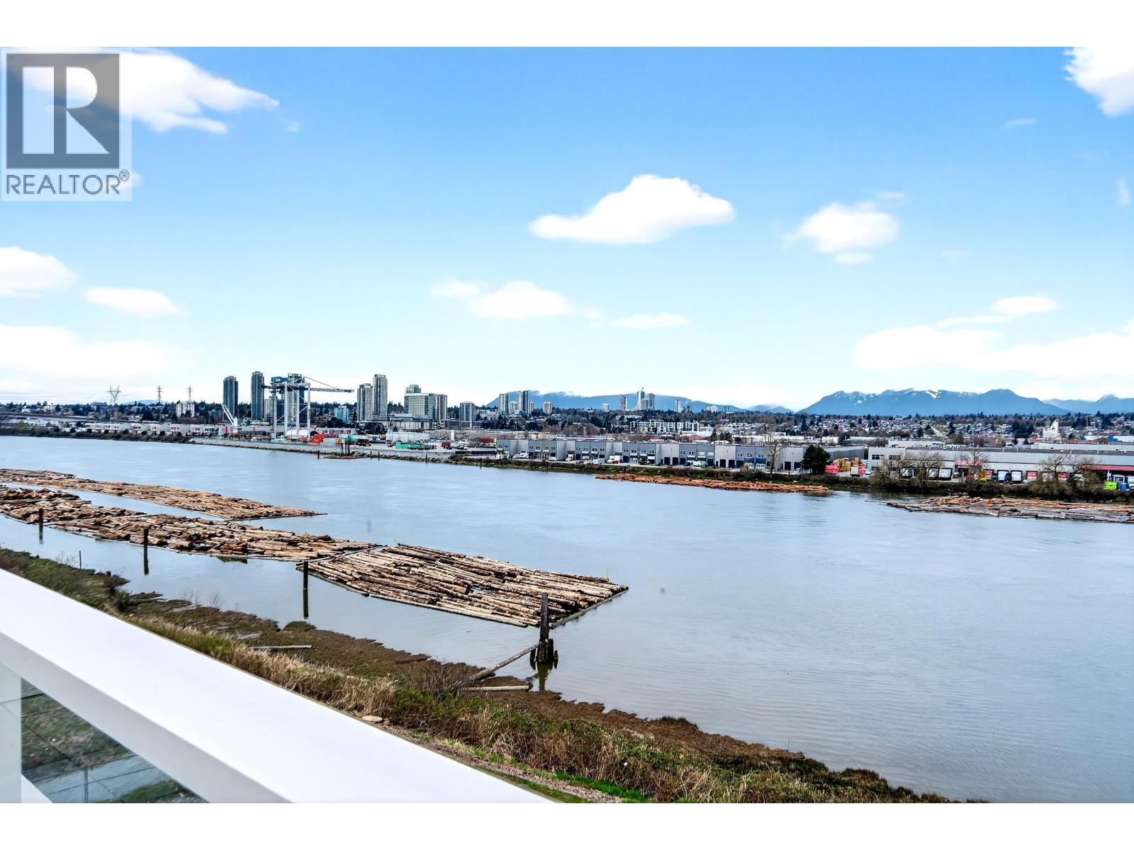 76 10333 RIVER DRIVE