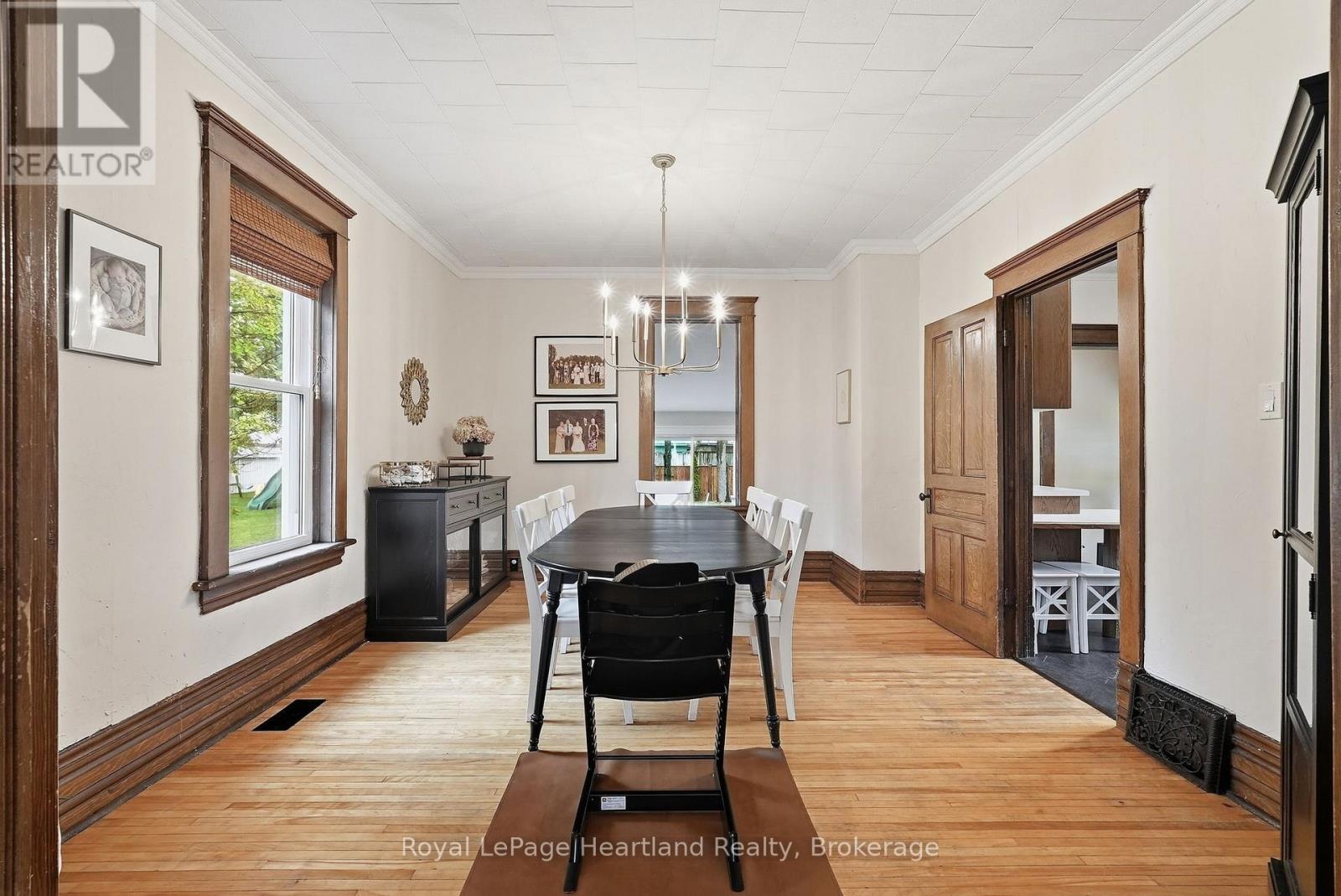 184 Main Street, North Perth, Ontario  N0G 1B0 - Photo 11 - X13864916