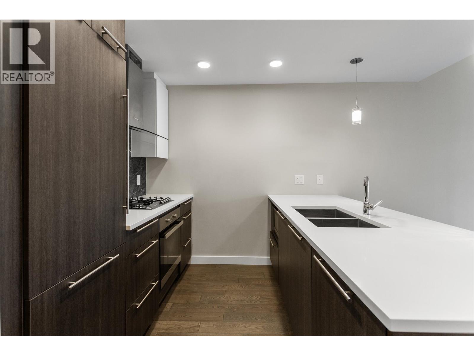305 4963 CAMBIE STREET