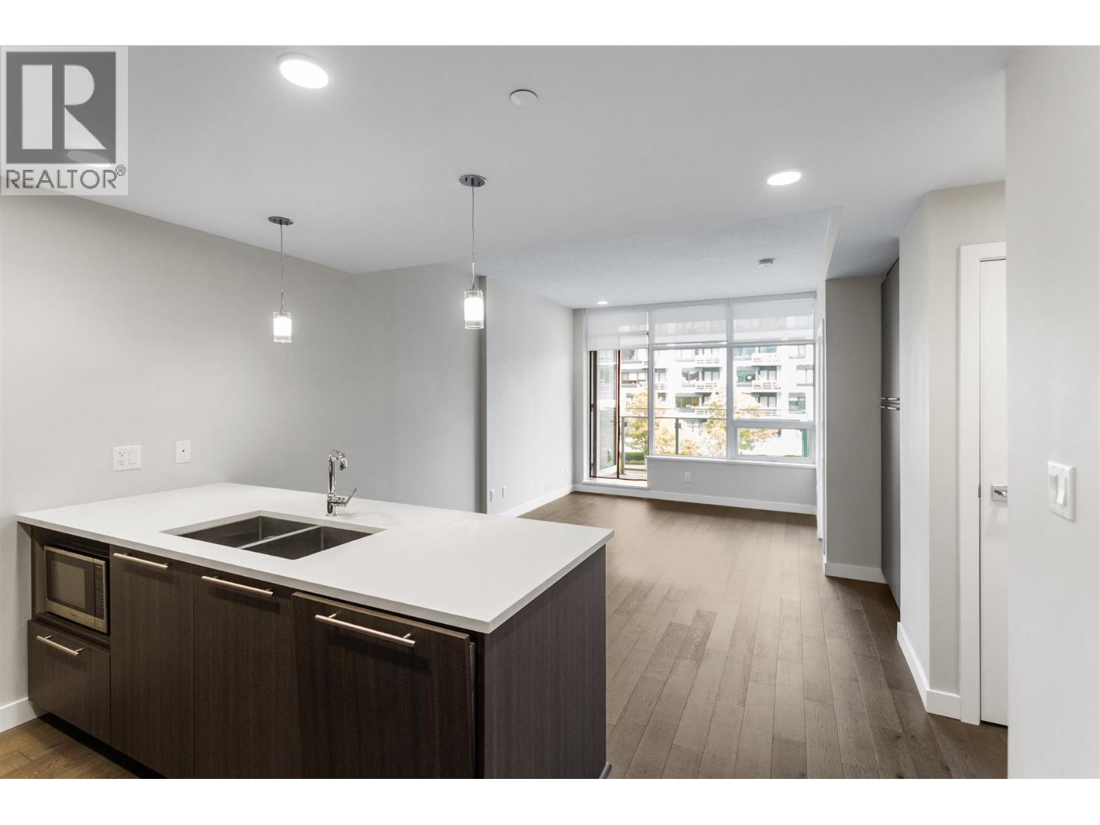 305 4963 CAMBIE STREET