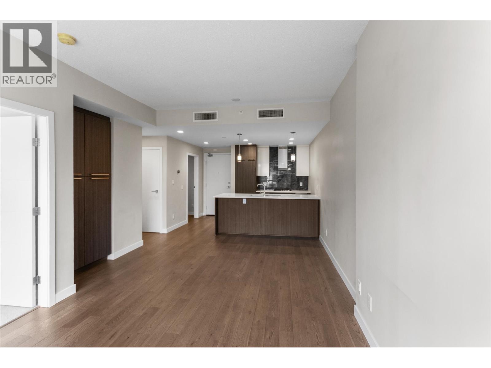 305 4963 CAMBIE STREET
