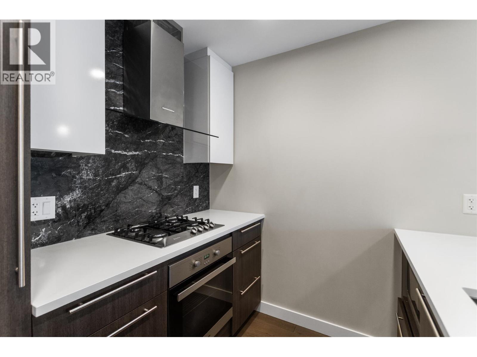 305 4963 CAMBIE STREET