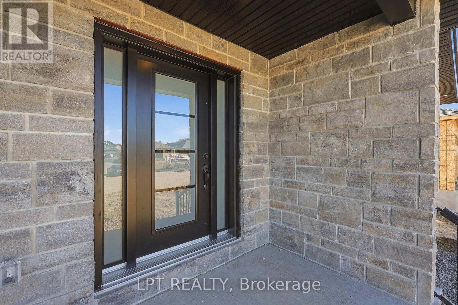 72 Chateauguay Street, Russell, Ontario  K0A 1W0 - Photo 2 - X13864970