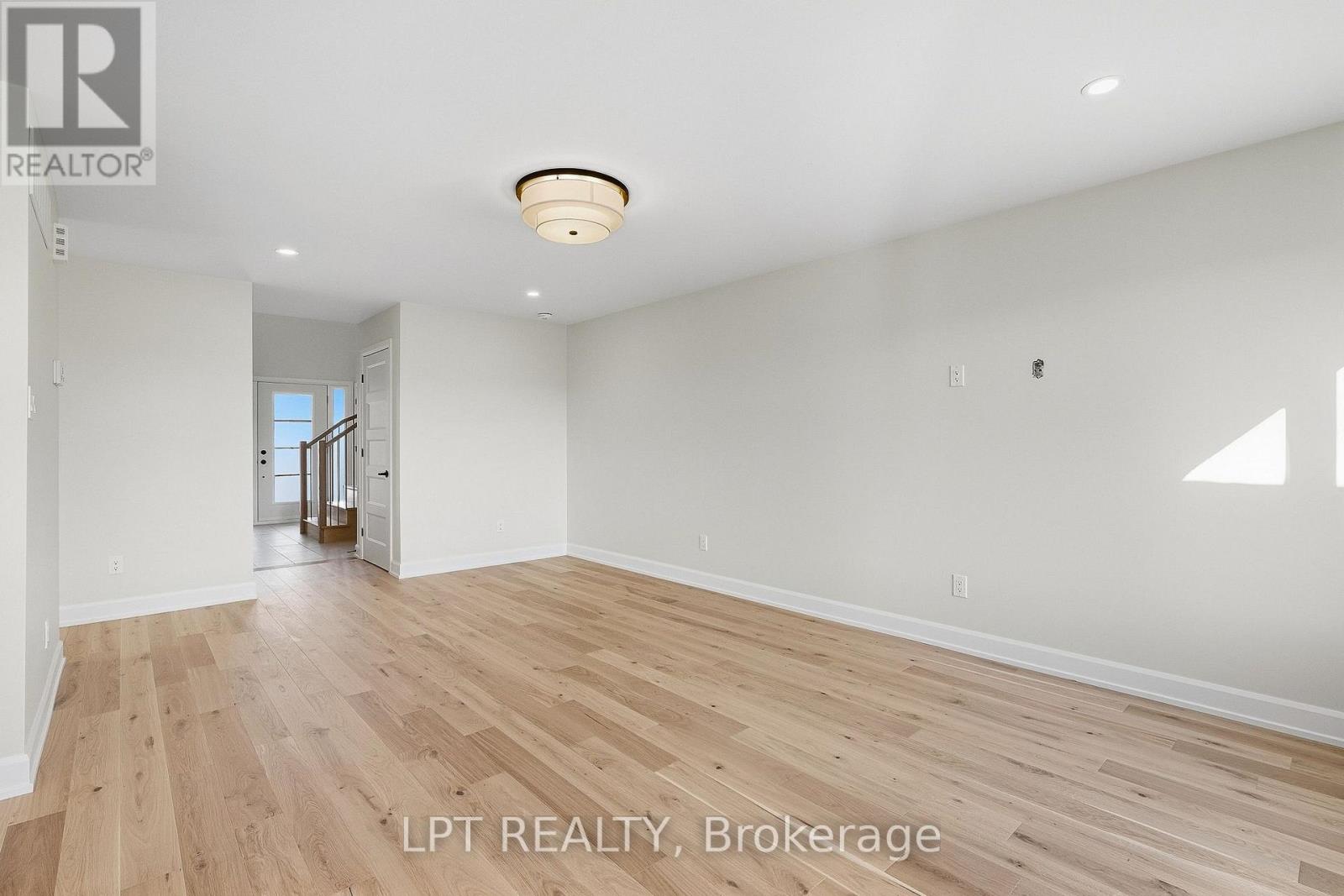 72 Chateauguay Street, Russell, Ontario  K0A 1W0 - Photo 5 - X13864970