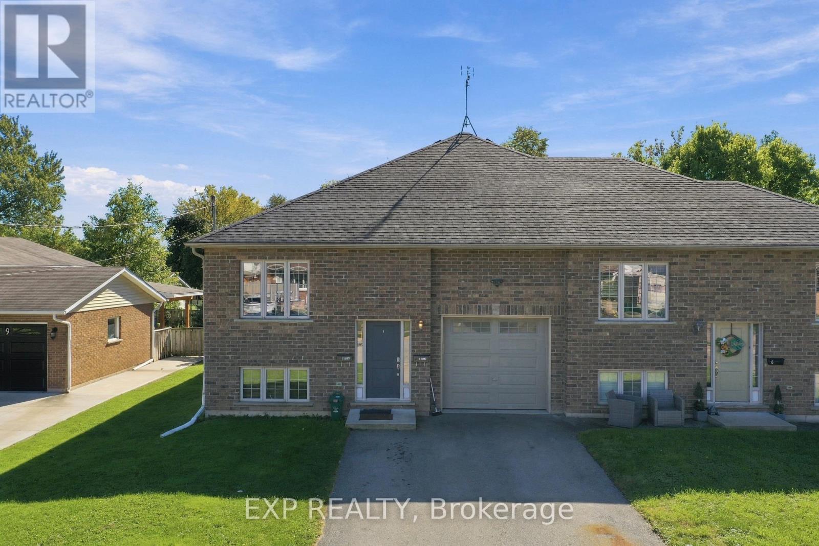 11 DONALD AVENUE, Welland, Ontario