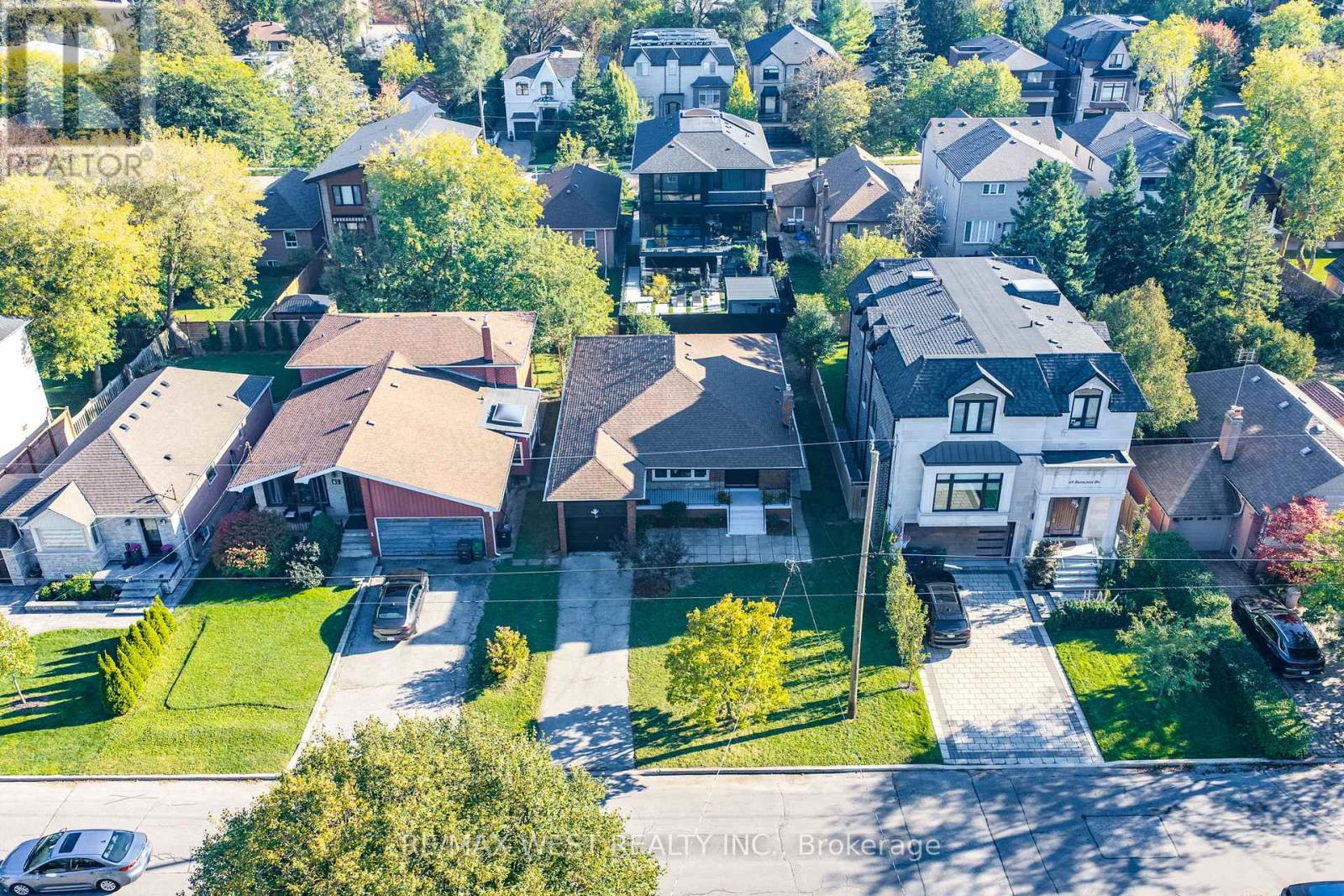 67 BURNCREST DRIVE, Toronto, Ontario