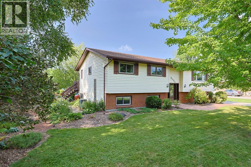 3534 Clarence Street, Plympton-Wyoming, Ontario  N0N 1E0 - Photo 2 - 26024554
