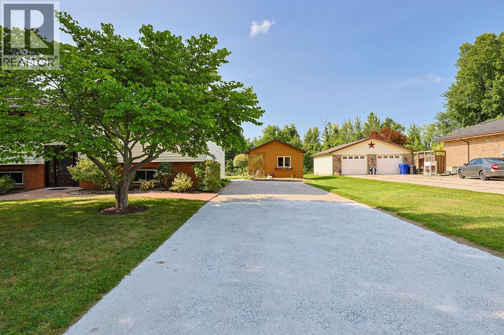 3534 Clarence Street, Plympton-Wyoming, Ontario  N0N 1E0 - Photo 4 - 26024554
