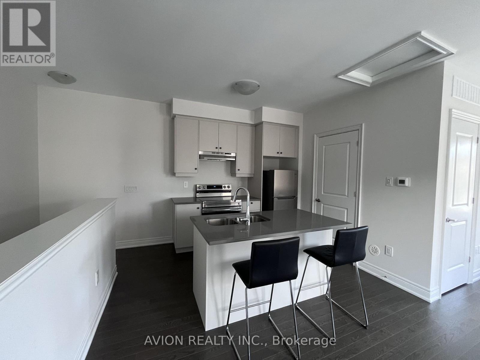 Coach - 6 Fred Lablanc Drive E, Markham, Ontario  L6B 1R8 - Photo 7 - N13864992
