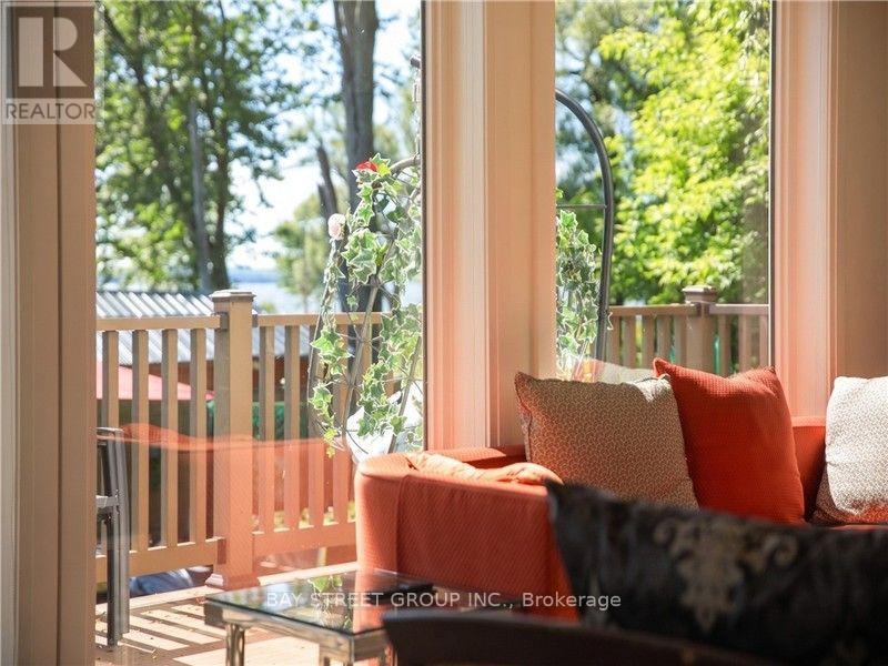 526 Lake Dr S Drive, Georgina, Ontario  L4P 1S2 - Photo 15 - N13864996