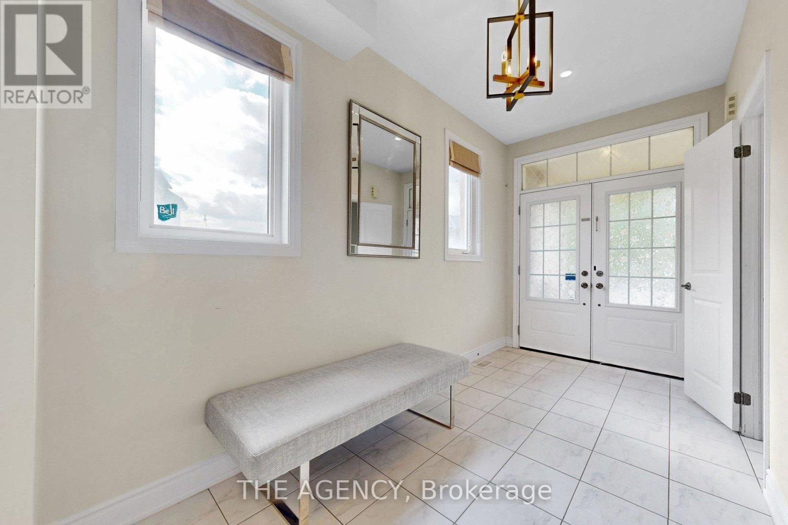 53 Elysian Fields Circle, Brampton, Ontario  L6Y 6E8 - Photo 2 - W13864988
