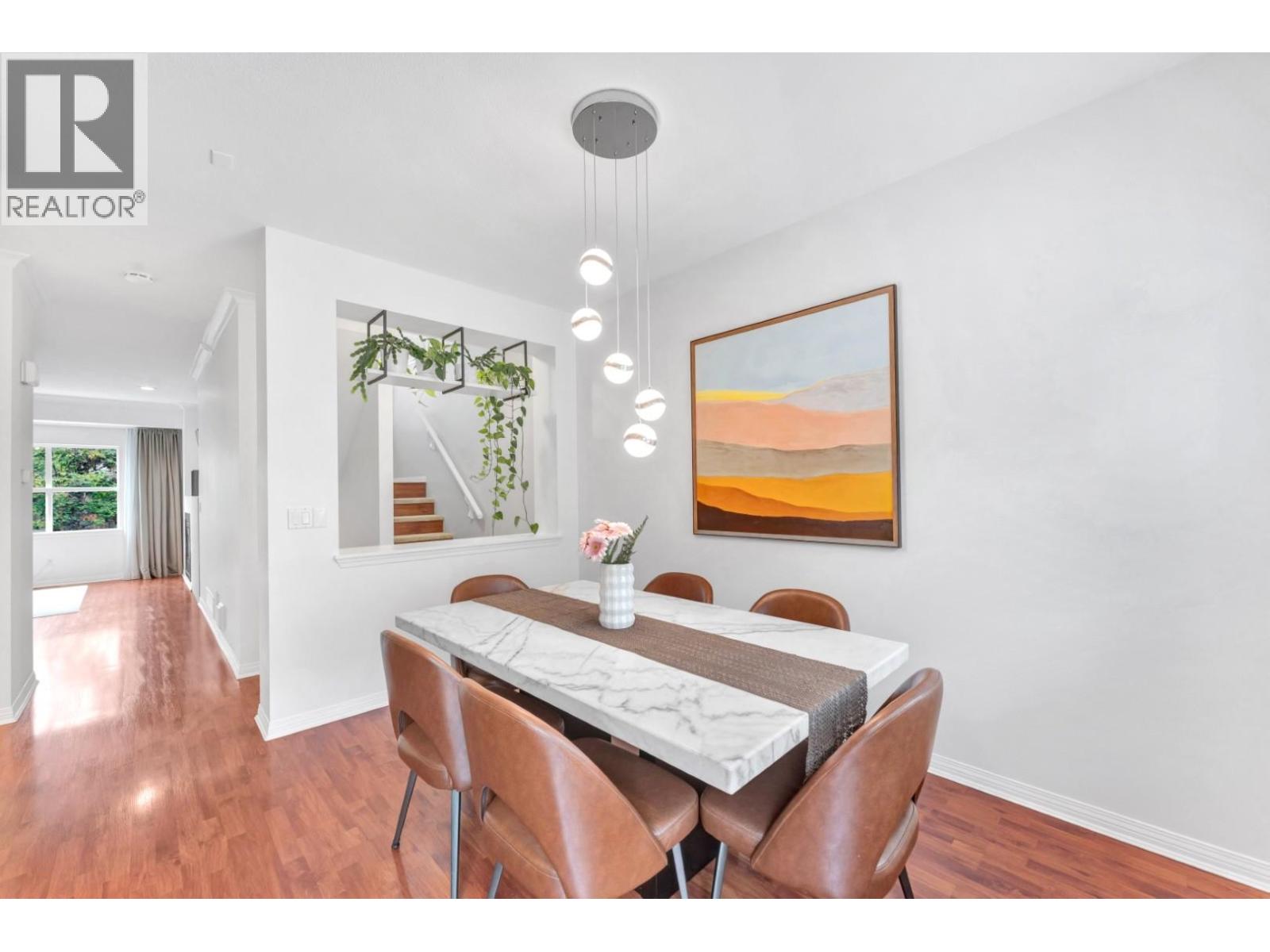 142 1055 RIVERWOOD GATE