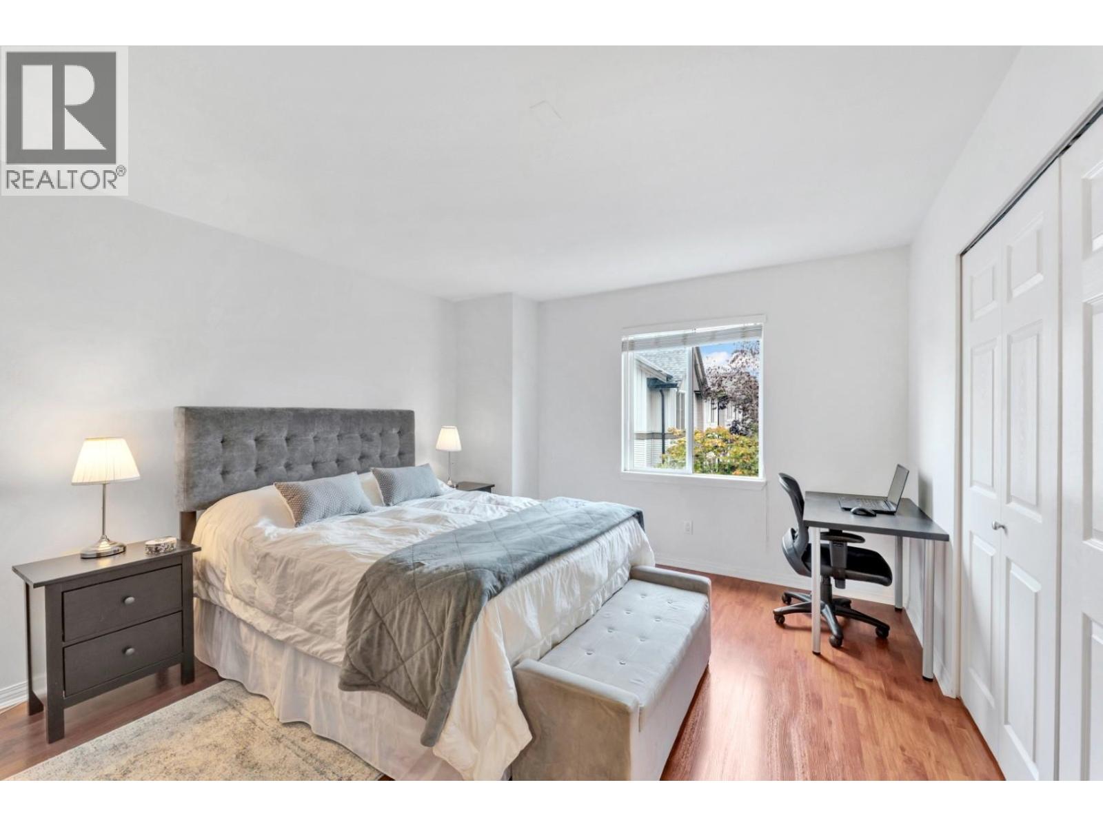 142 1055 RIVERWOOD GATE