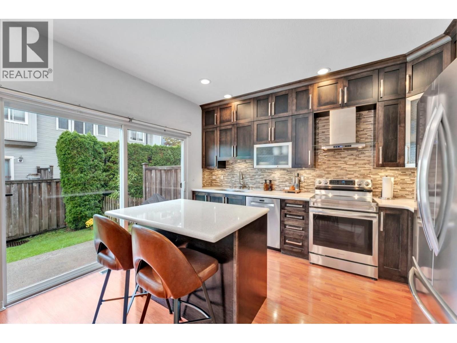 142 1055 RIVERWOOD GATE