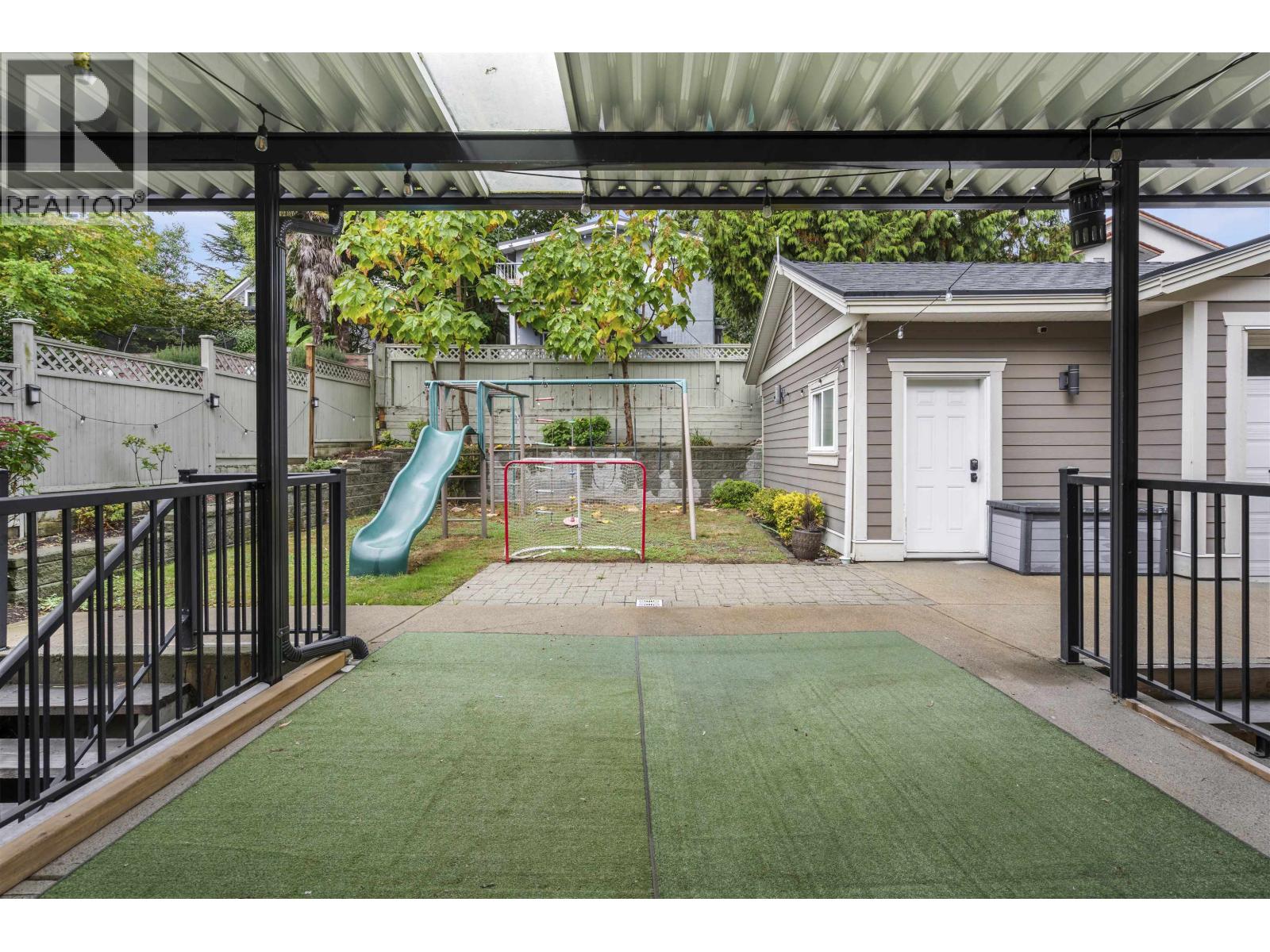 1415 NANAIMO STREET