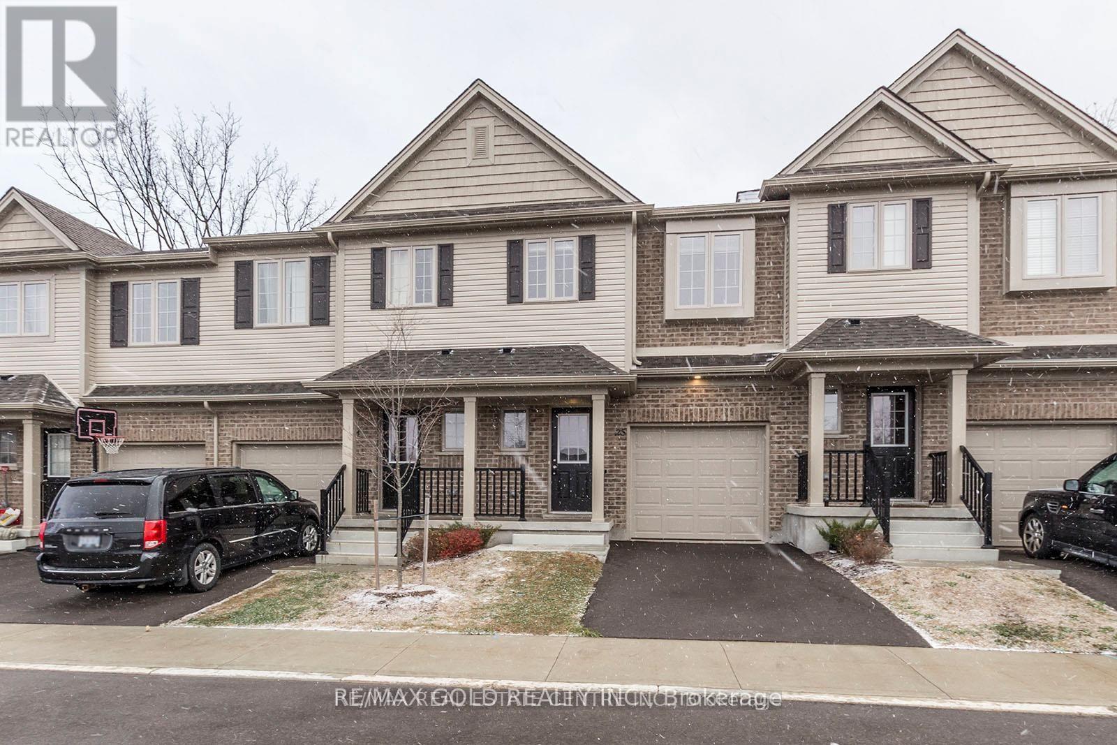 35 - 50 PINNACLE DRIVE, Kitchener, Ontario