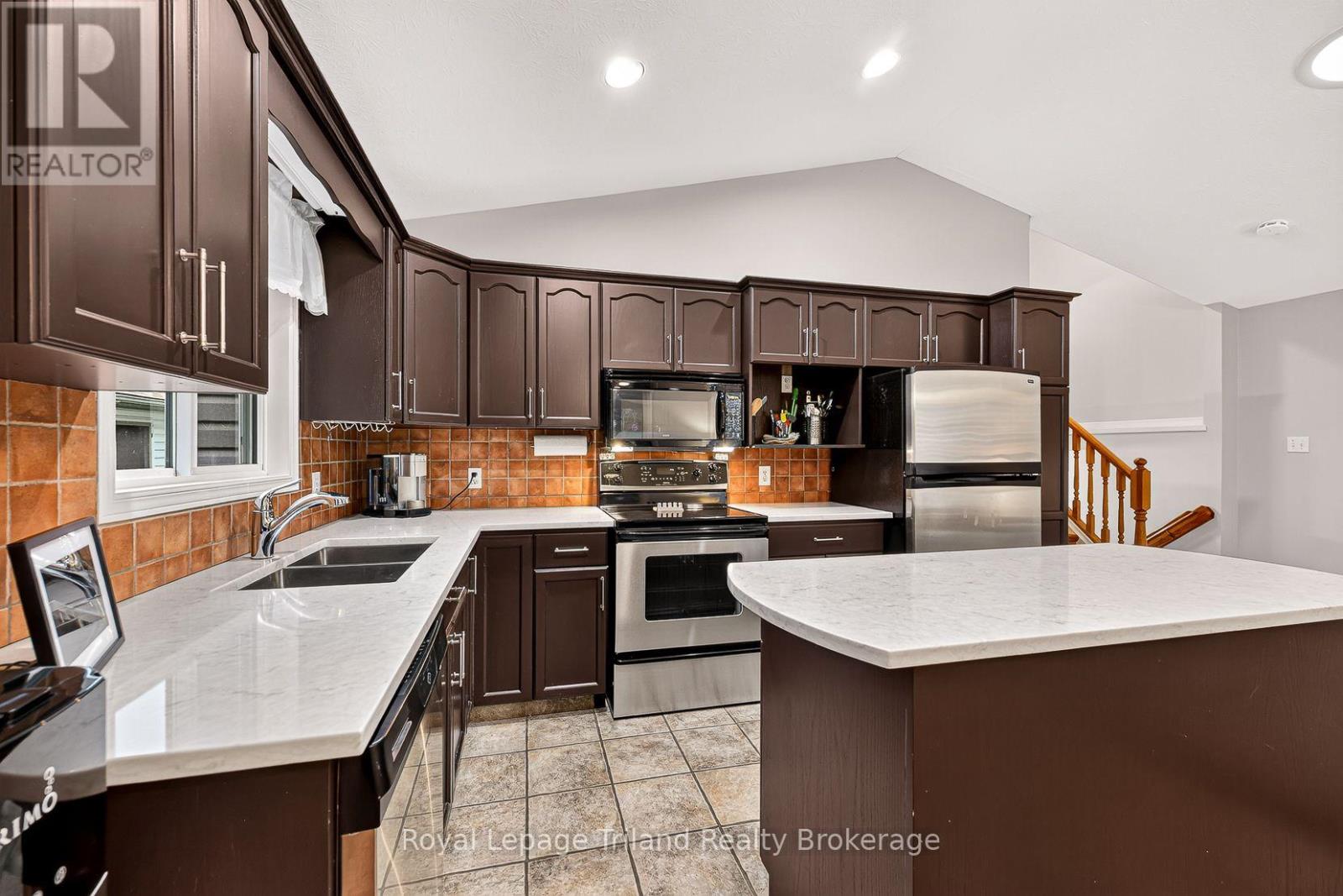 208 Mckeand Street, Ingersoll, Ontario  N5C 4E6 - Photo 18 - X13865086