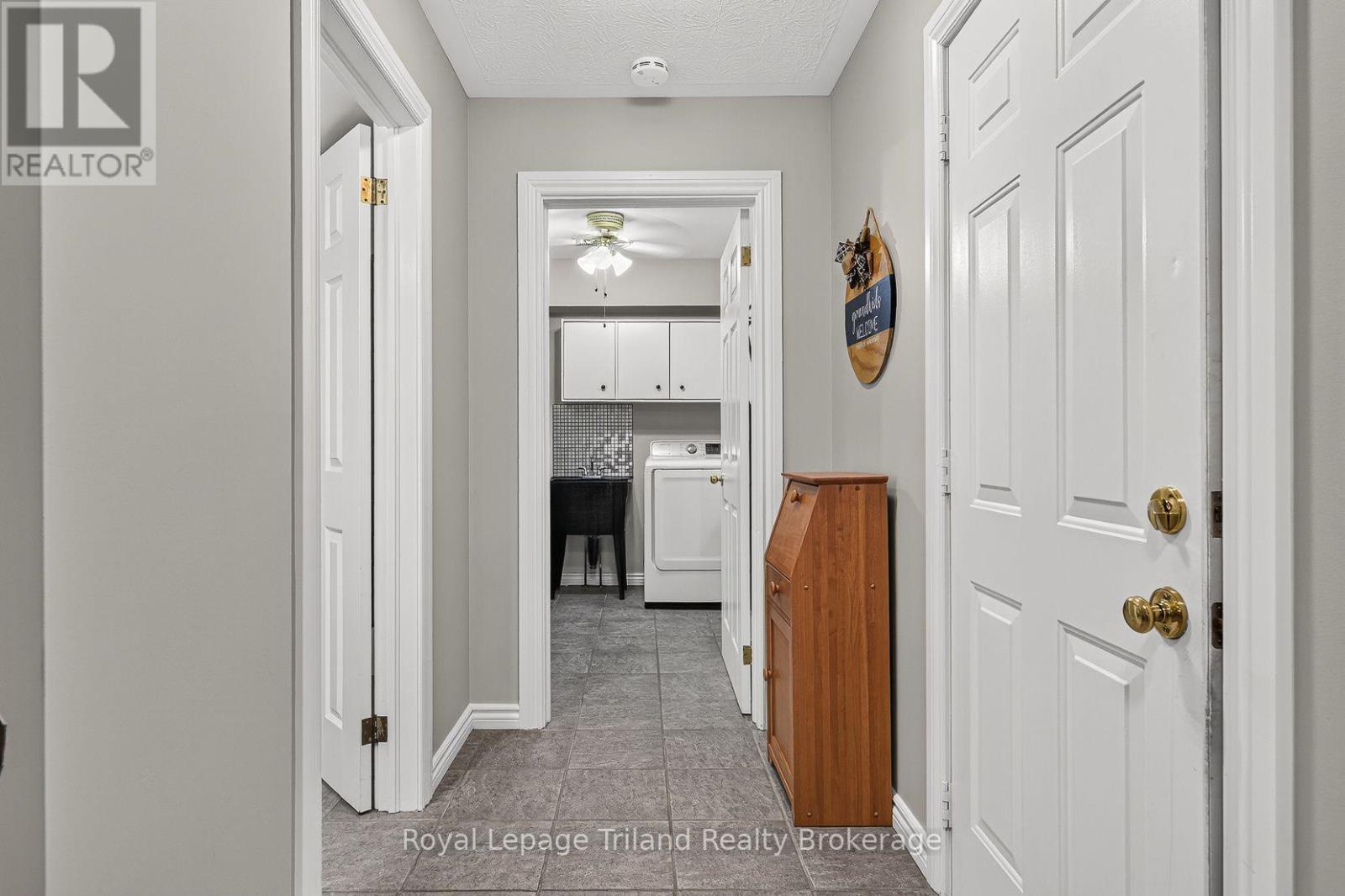 208 Mckeand Street, Ingersoll, Ontario  N5C 4E6 - Photo 8 - X13865086
