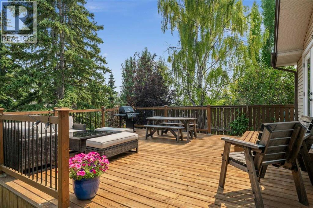 424 Silver Valley Drive NW, Calgary, Alberta  T3B 4C2 - Photo 5 - A2333644