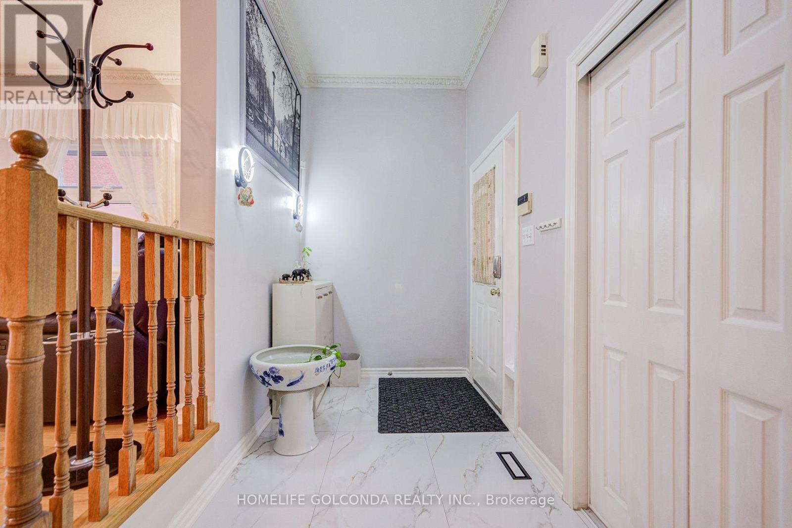 25 Eastpine Drive, Markham, Ontario  L3R 4Z2 - Photo 3 - N13865082