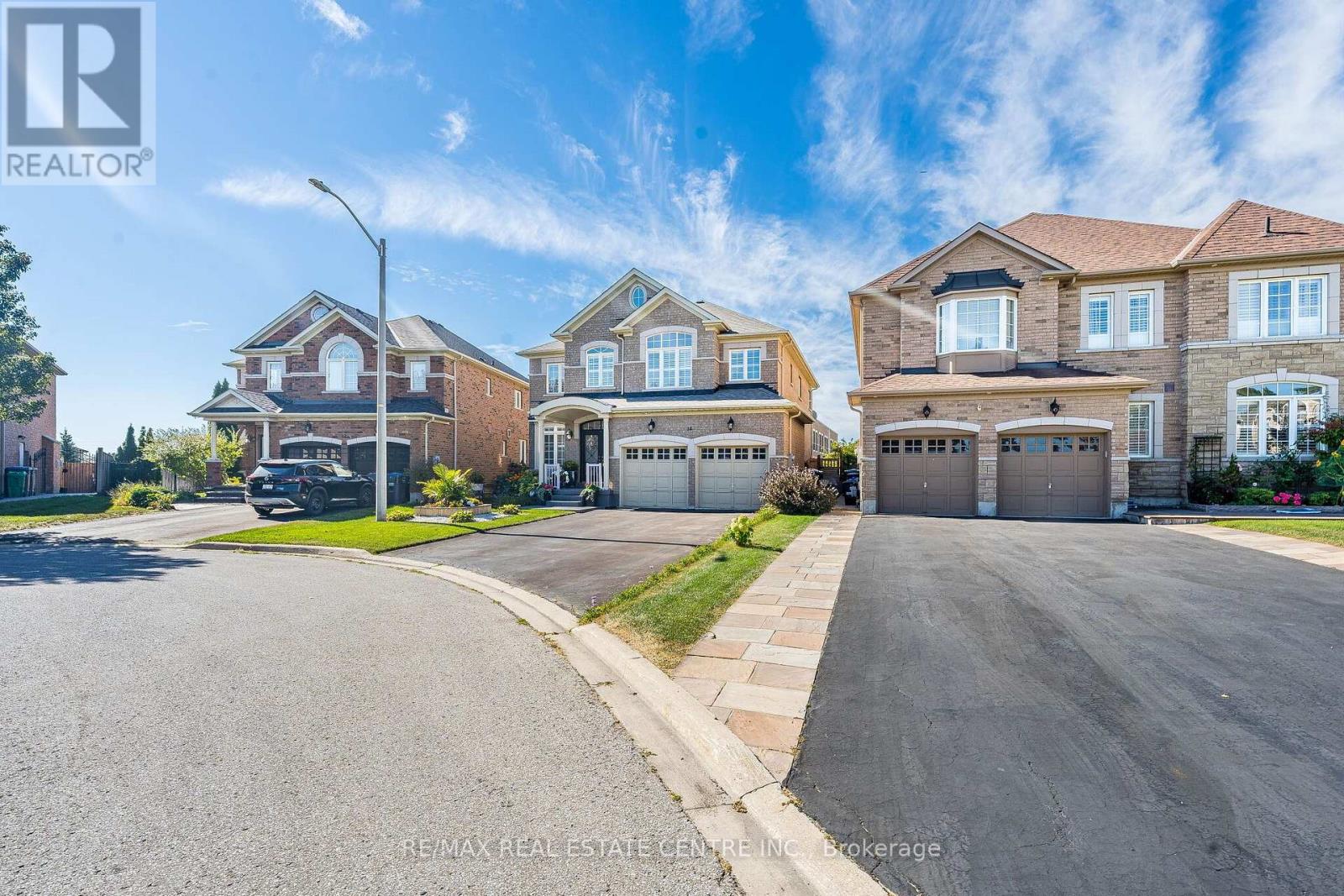 14 Morenci Court, Brampton, Ontario  L6Y 0M4 - Photo 5 - W13865068