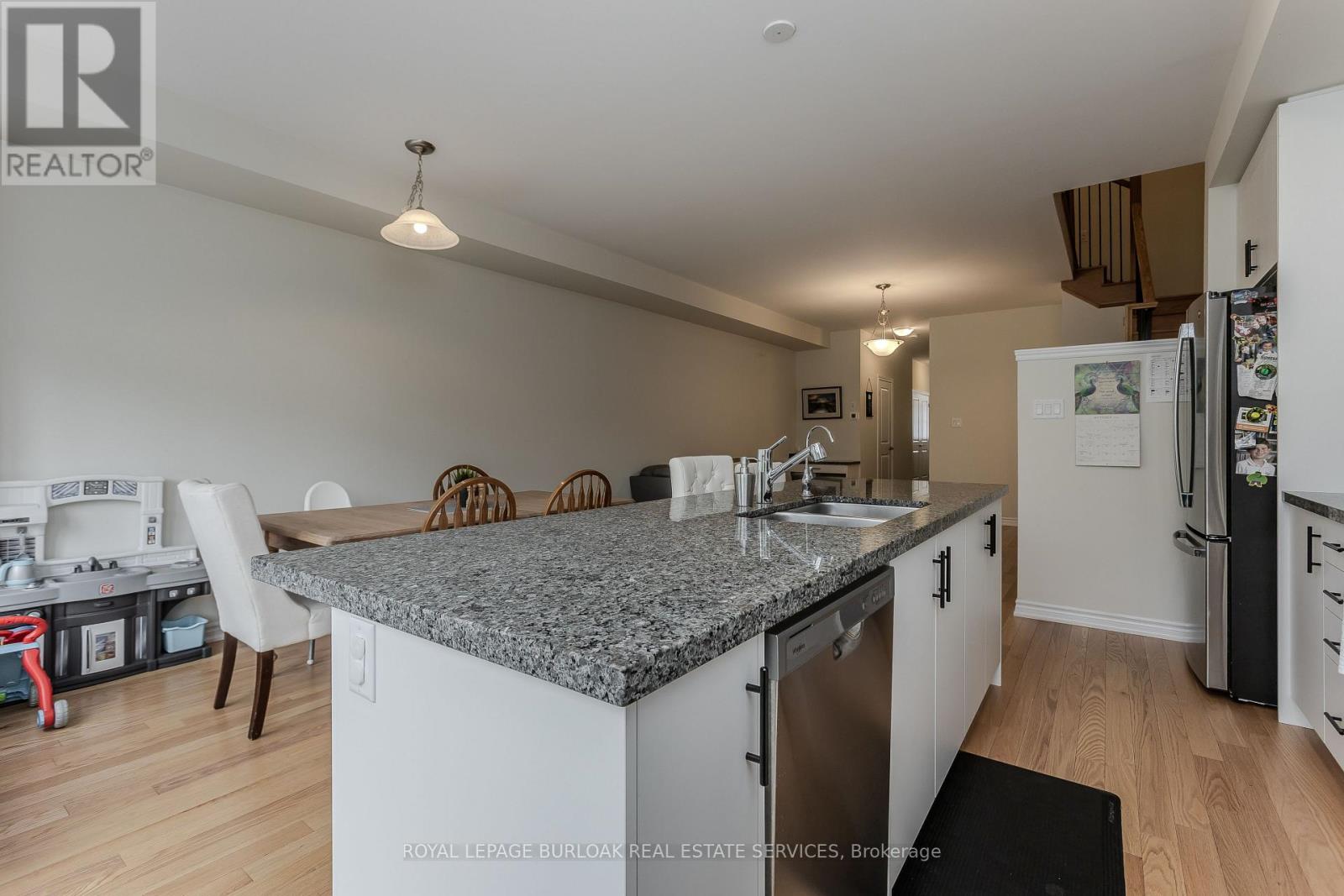 1358 Almonte Drive, Burlington, Ontario  L7P 0V6 - Photo 14 - W13865080