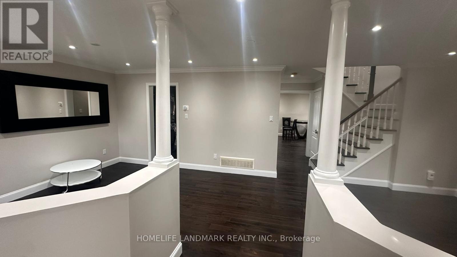 7100 Walworth Court, Mississauga, Ontario  L5N 7L4 - Photo 3 - W13865106