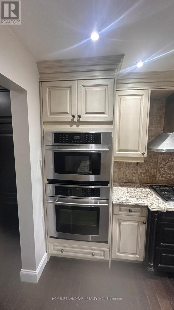 7100 Walworth Court, Mississauga, Ontario  L5N 7L4 - Photo 8 - W13865106