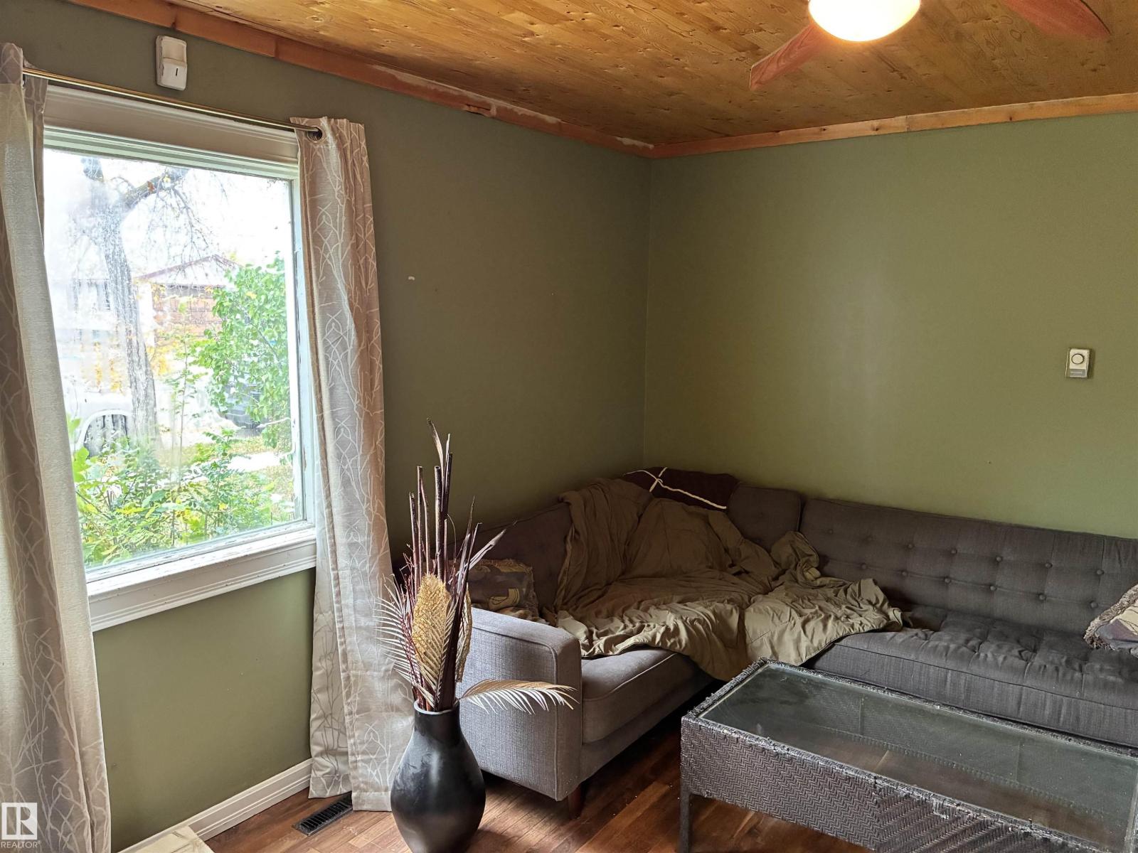 5231 46 ST