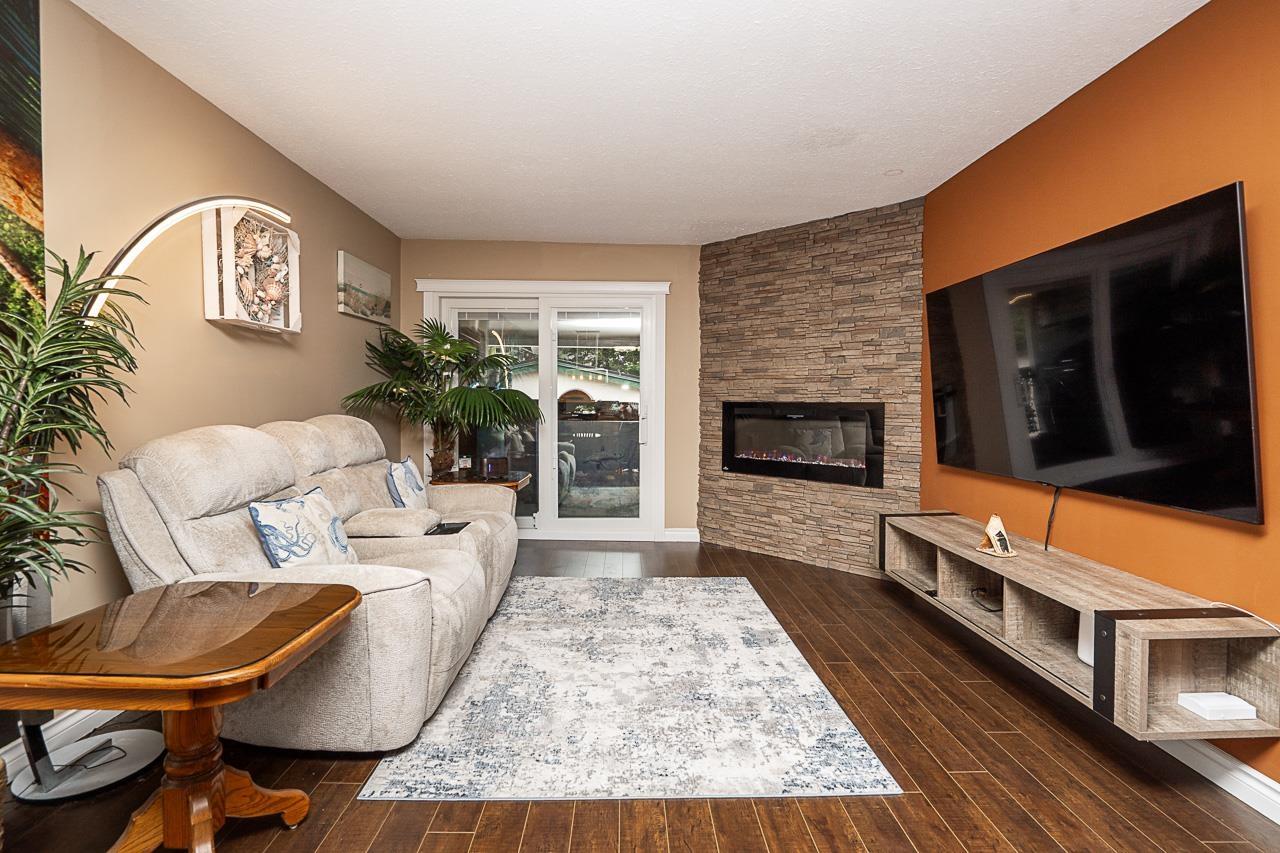 303 33464 GEORGE FERGUSON WAY Abbotsford British Columbia Canada V2S2L8 5