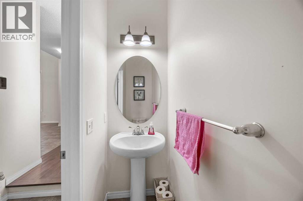 111 Windbrook Manor SW, Airdrie, Alberta  T4B 3X2 - Photo 24 - A2342831