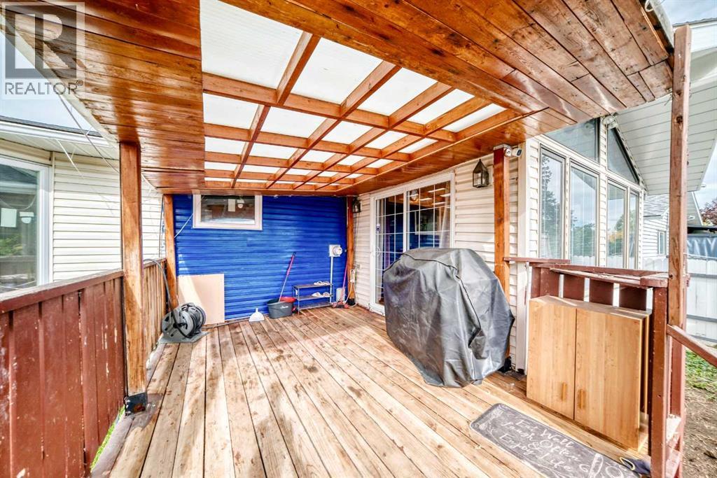 5447 RUNDLEVIEW Road NE