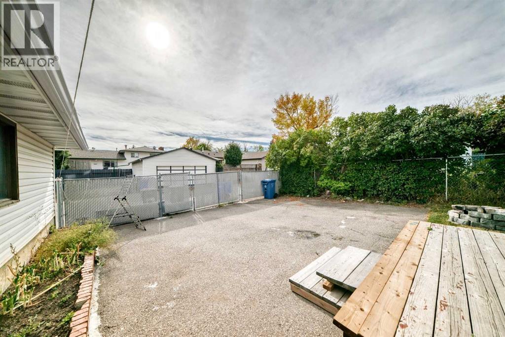 5447 RUNDLEVIEW Road NE