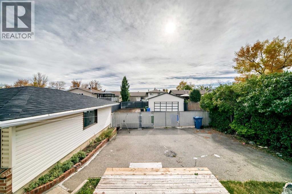 5447 RUNDLEVIEW Road NE