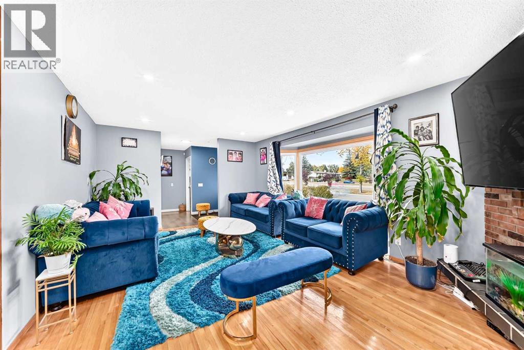 5447 RUNDLEVIEW Road NE