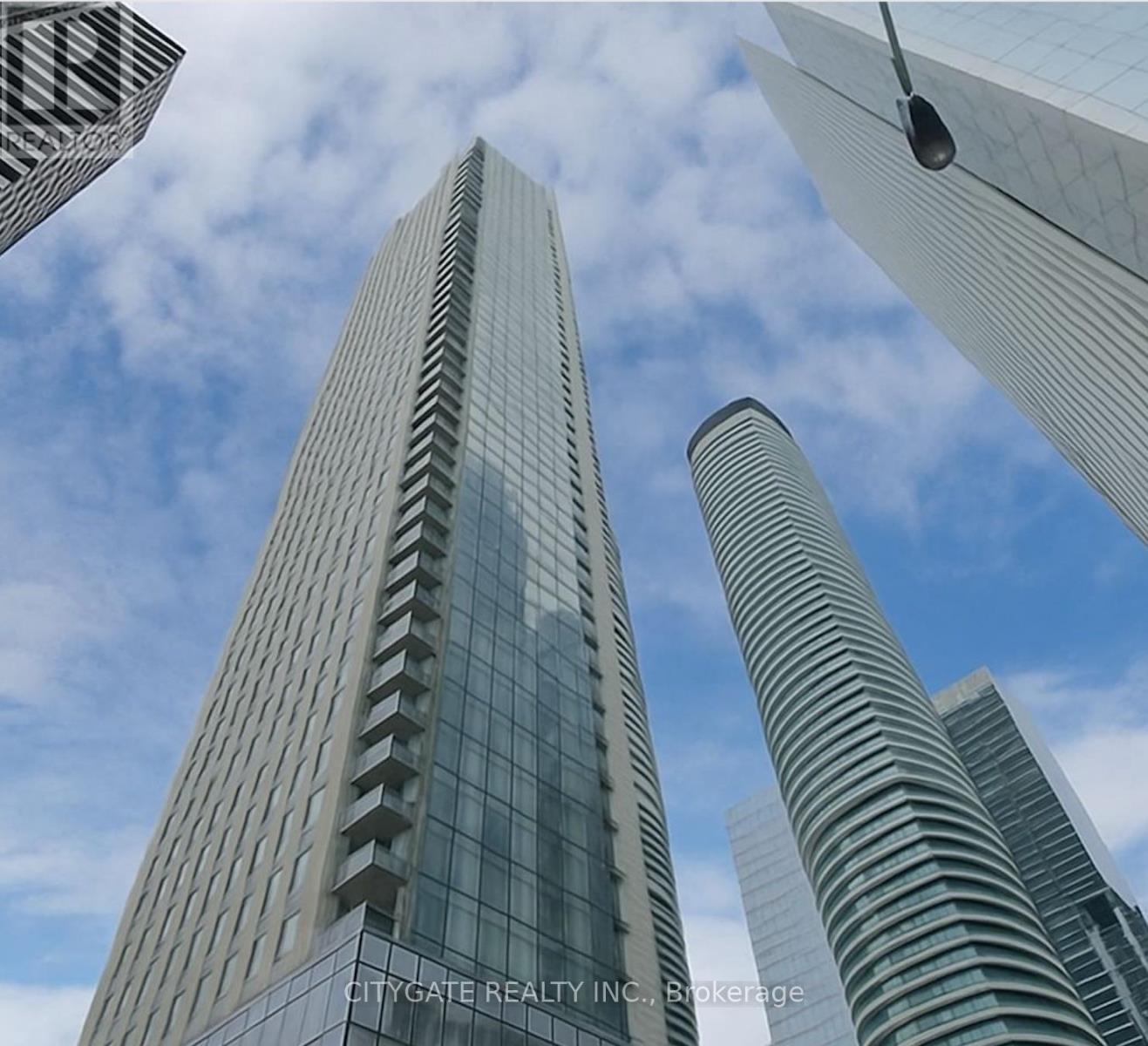 2003 - 10 YORK STREET, Toronto, Ontario
