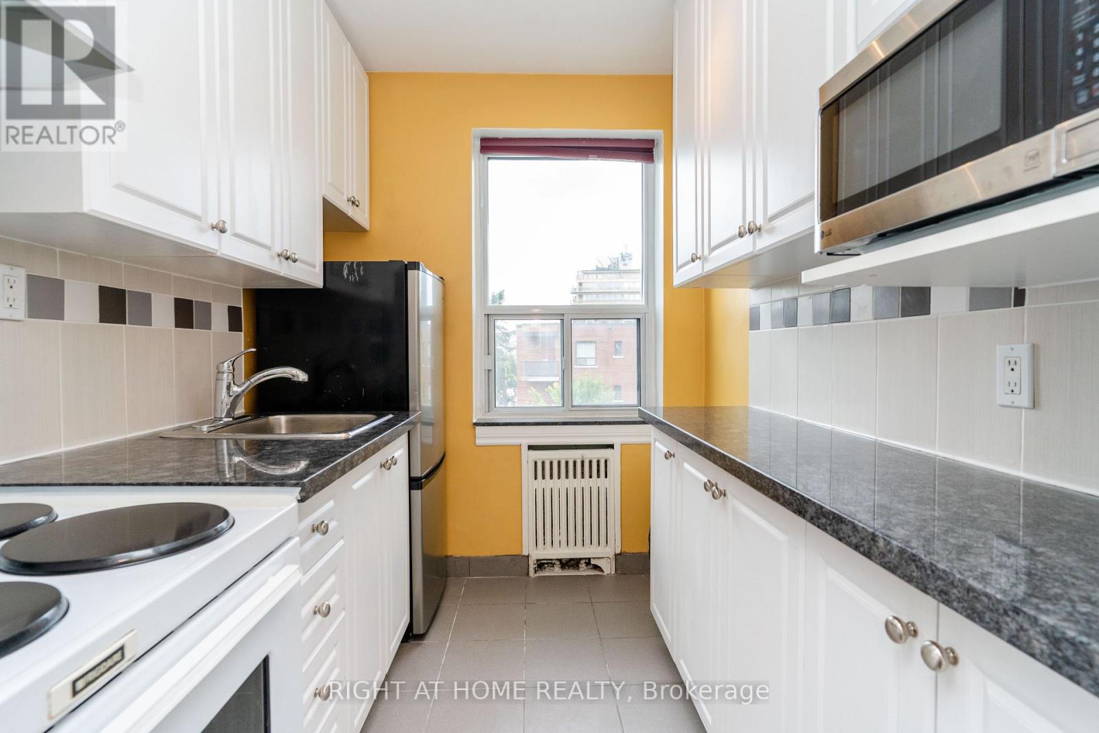502 - 2 Ridelle Avenue, Toronto, Ontario M6B 1H4 - Photo 15 - C13865168