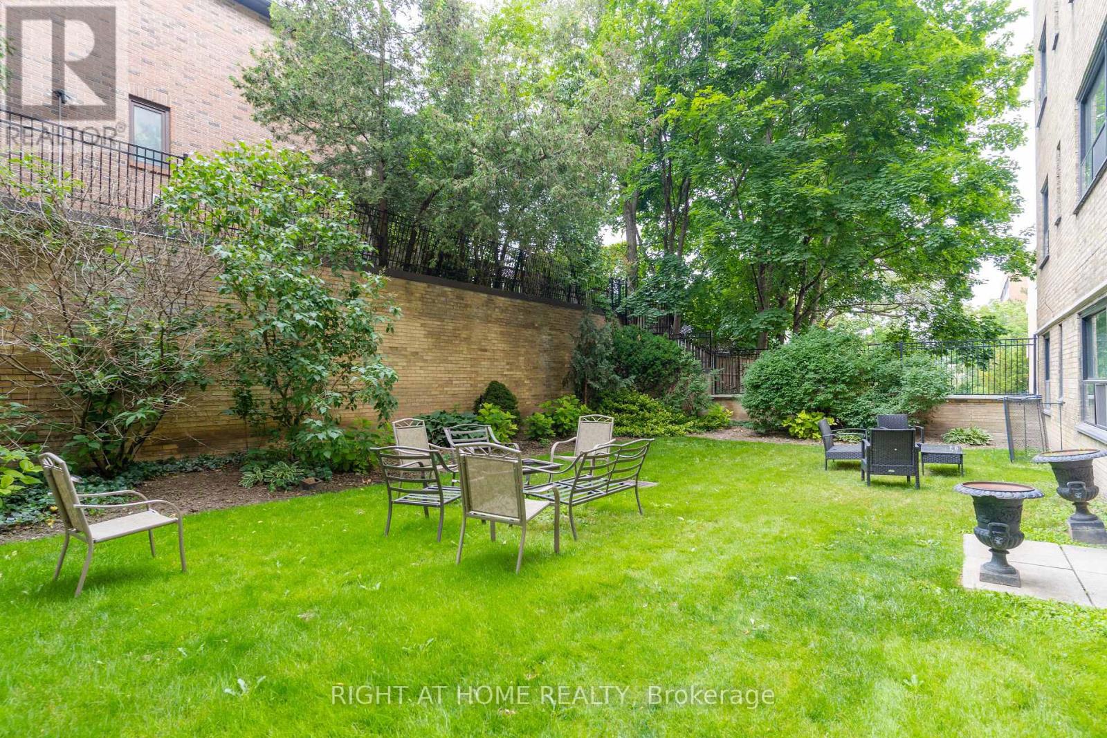 502 - 2 Ridelle Avenue, Toronto, Ontario M6B 1H4 - Photo 24 - C13865168
