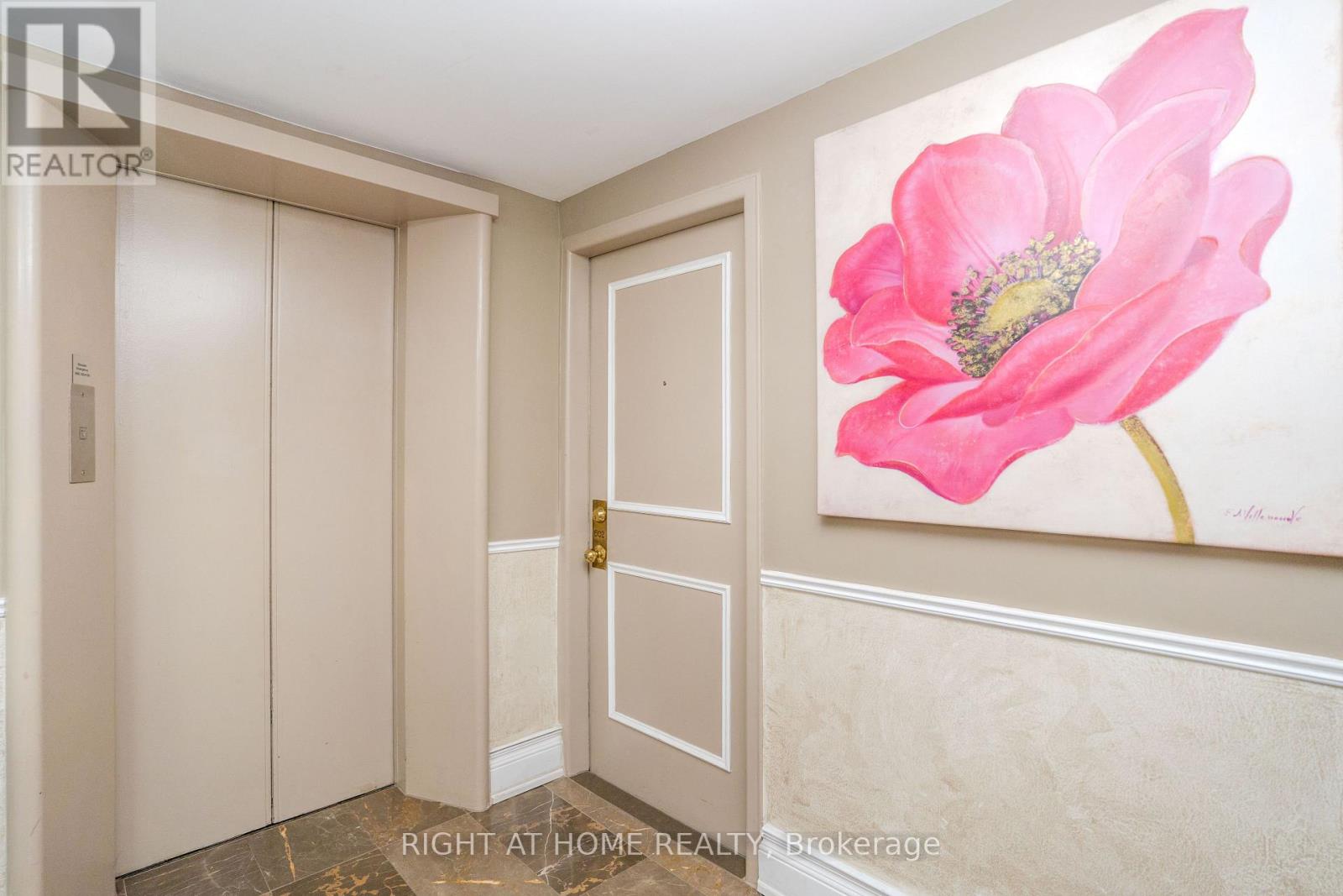 502 - 2 Ridelle Avenue, Toronto, Ontario M6B 1H4 - Photo 7 - C13865168