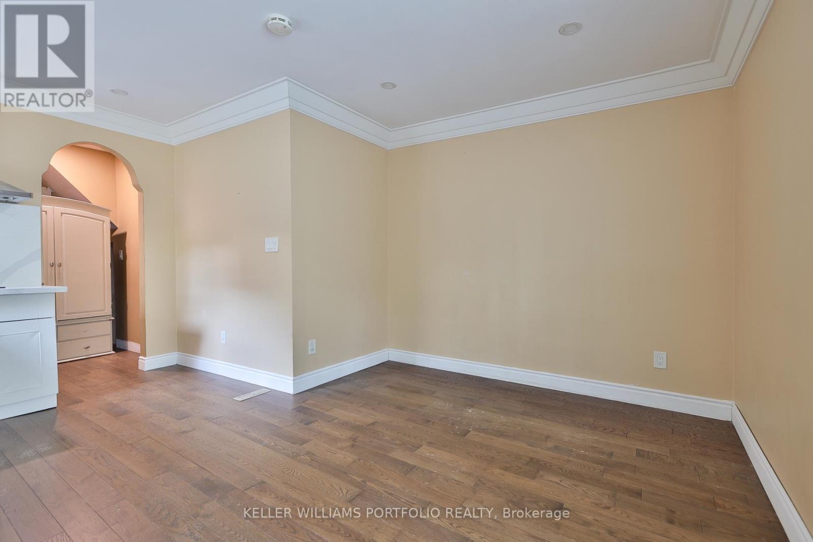 106 Clovelly Avenue, Toronto, Ontario  M6E 2E6 - Photo 13 - C13865170